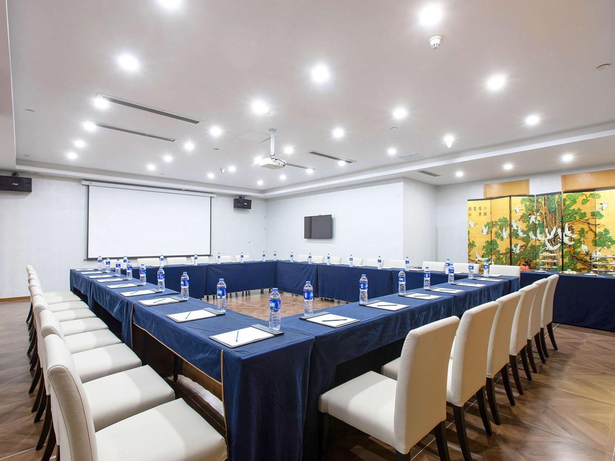 Novotel Nanjing Central Екстер'єр фото